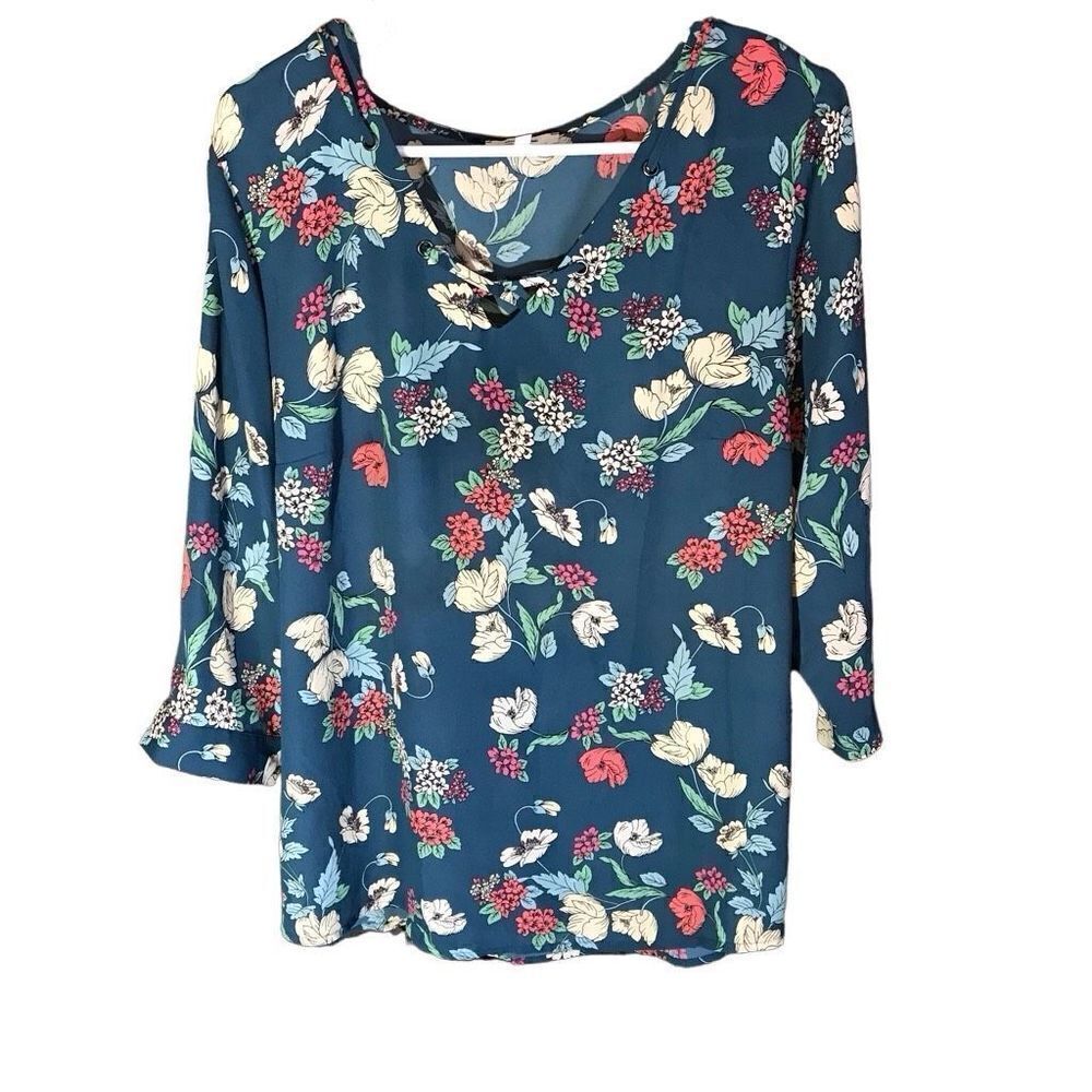 Maurices blouse top SZ XL floral 3/4 sleeves green blue floral lace at neckline